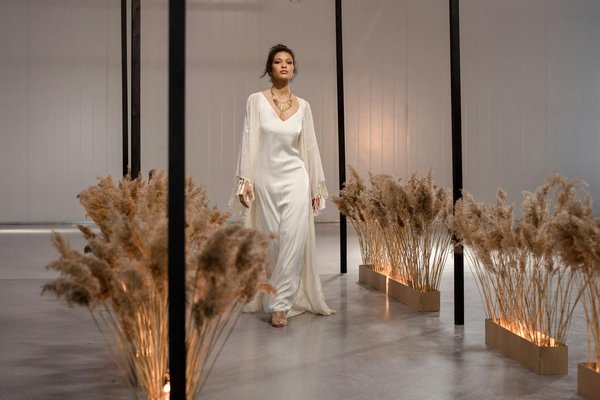 Quels types de vestes en fausse fourrure sont idéales pour un look glamour?