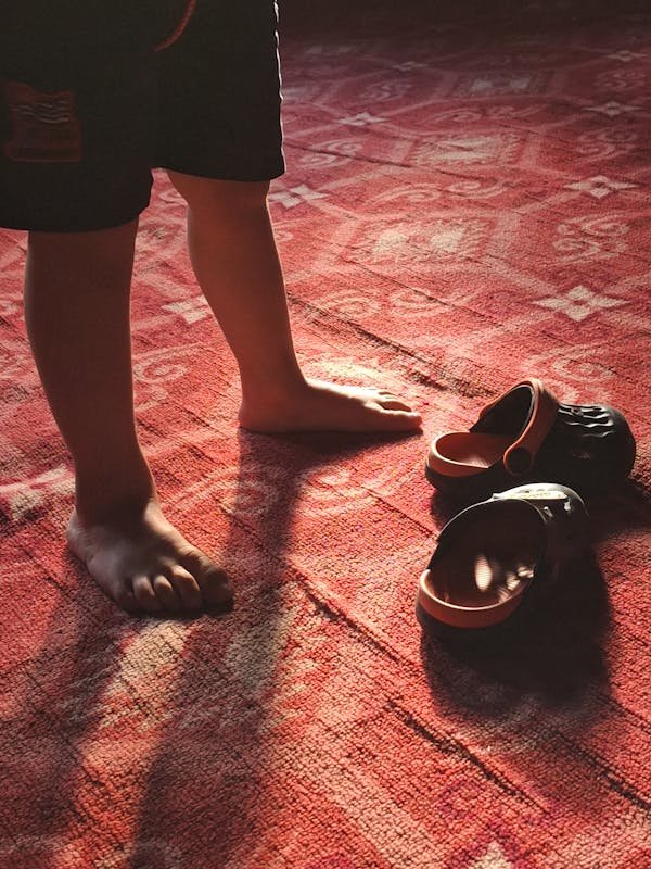 Le guide des chaussons garçon : confort, style et choix varié